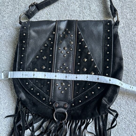 atmosphere studded Crossbody bag with fringe - Picture 7 of 13